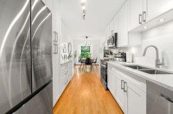 204-150 5th Street E North Vancouver, BC V7L 1L5
