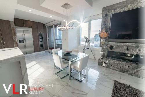 PH-199 Drake Street , Vancouver, BC V6Z 2Y8 5