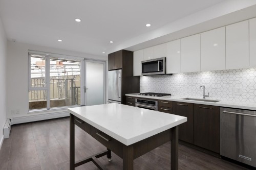 425 Great Northern Way , Vancouver, BC V5T 0G5 2