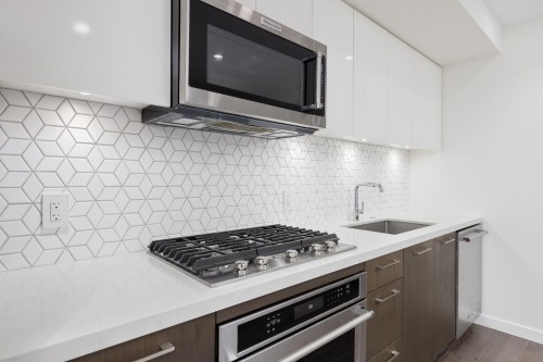 425 Great Northern Way , Vancouver, BC V5T 0G5 5