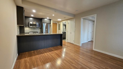 403-2200 Douglas Road , Burnaby, BC V5C 0G8 3