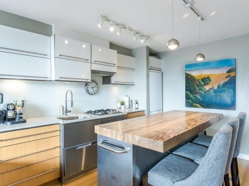 605-718 Main Street , Vancouver, BC V6A 0B1 3