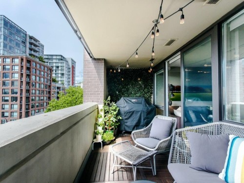 605-718 Main Street , Vancouver, BC V6A 0B1 4