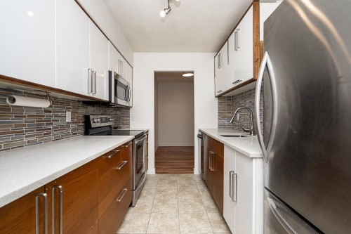 701-2060 Bellwood Avenue  Burnaby, BC V5B 4V2