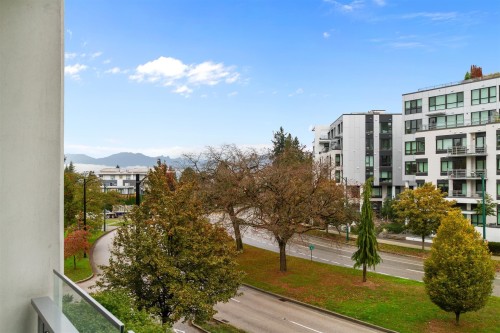 305-4963 Cambie Street, Vancouver, BC 