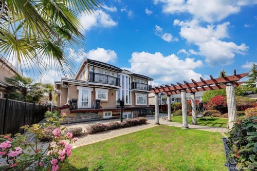 5450 Ash Street , Vancouver, BC V5Z 3G6 2