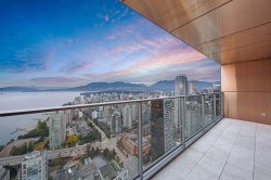 5702-1480 Howe Street Vancouver, BC V6Z 0G5