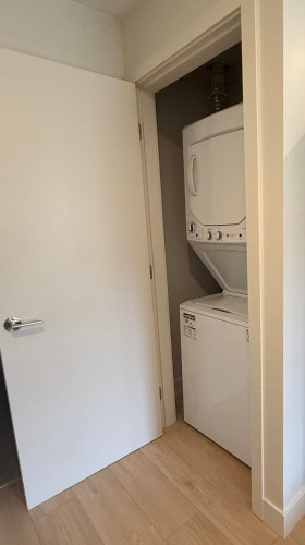 studio-6252 Kitchener Street , Burnaby, BC V5B 2J4 2
