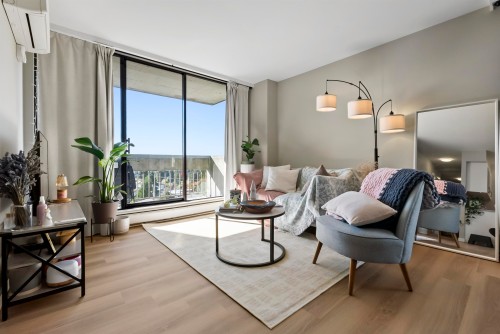706-6759 Willingdon Avenue  Burnaby, BC V5H 3Y9
