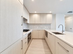 401-5051 Imperial Street Burnaby, BC V5J 0J3