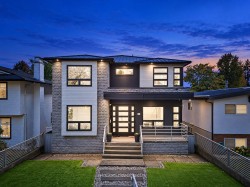 3626 48th Avenue E Vancouver, BC V5S 1H9