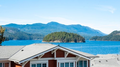 5902 Beachgate Lane  Sechelt, BC V7Z 0S3