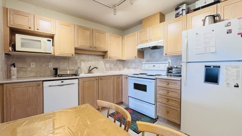 305-5863 Hampton Place , Vancouver, BC V6T 2H3 2