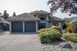 5268 St Andrews Place Delta, BC V4M 4E5