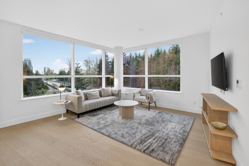 405-423 6th St , West Vancouver, BC V7T 1A4 2