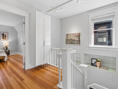 1204 14Th Avenue E, Vancouver, BC 