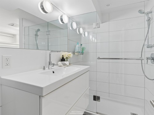 1204 14Th Avenue E, Vancouver, BC 