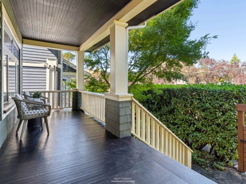 1204 14Th Avenue E, Vancouver, BC 