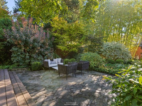 1204 14Th Avenue E, Vancouver, BC 