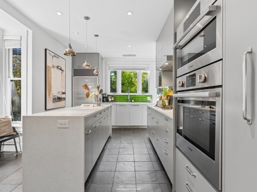 1204 14Th Avenue E, Vancouver, BC 