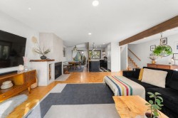 1952 Chesterfield Avenue North Vancouver, BC V7M 2P5