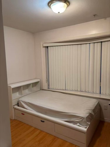 2000 East 2nd Avenue , Vancouver, BC V5M 1E3 2