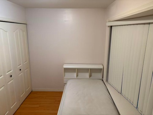 2000 East 2nd Avenue , Vancouver, BC V5M 1E3 3