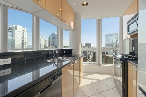 3501-1111 Pender Street W, Vancouver, BC V6E 2P4 4