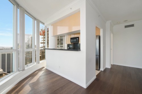 3501-1111 Pender Street W, Vancouver, BC V6E 2P4 5