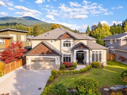 1016 Condor Place Squamish, BC V8B 0P4