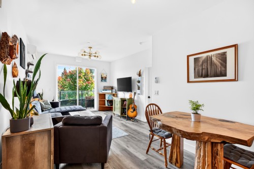 318-12320 222 Street  Maple Ridge, BC V2X 4K8