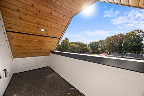 2-3576 Pender Street E, Vancouver, BC V5K 2E3 5