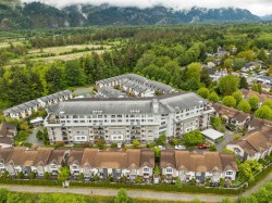 207-1212 Main Street Squamish, BC V8B 0S1