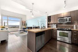 302-709 12th Street New Westminster, BC V3M 4J7
