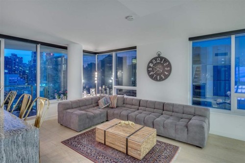 PH2015-68 Smithe Street , Vancouver, BC V6B 0P4 3