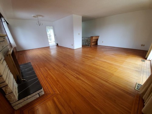 Upper-644 14th Street W, North Vancouver, BC V7M 1R2 3