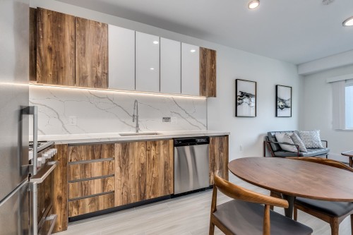 303-1168 Pendrell Street , Vancouver, BC V6E 1L4 3
