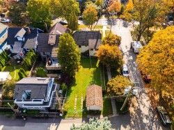 111 18th Avenue E Vancouver, BC V5E 1E4