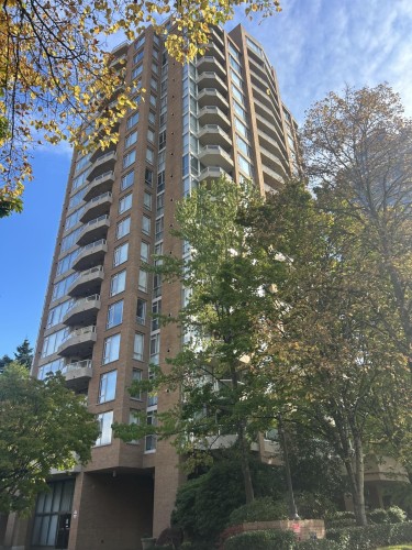 201-4689 Hazel Street  Burnaby, BC V5H 4R6