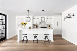102-1055 Ridgewood Drive North Vancouver, BC V7R 0A6