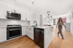 417-119 22nd Street WNorth Vancouver, BC V7M 0B4