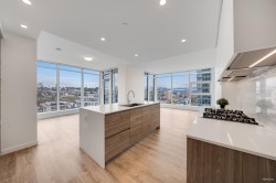 1904-680 Quayside Drive New Westminster, BC V3M 0P2