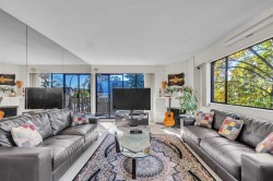 205-1610 Chesterfield Avenue  North Vancouver, BC V7M 2N7