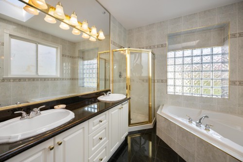 7483 West Boulevard, Vancouver, BC 