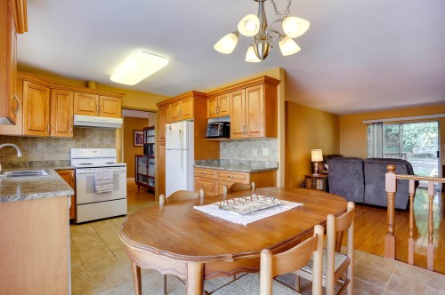 468 Cariboo Crescent, Coquitlam, BC 