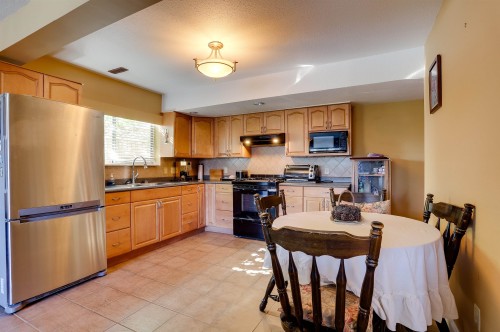 468 Cariboo Crescent, Coquitlam, BC 