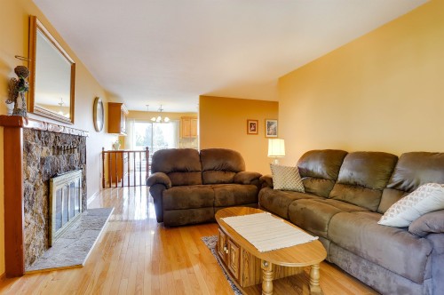 468 Cariboo Crescent, Coquitlam, BC 