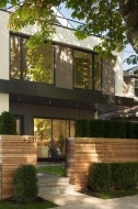 1-231 39th Avenue E Vancouver, BC V5W 1K1