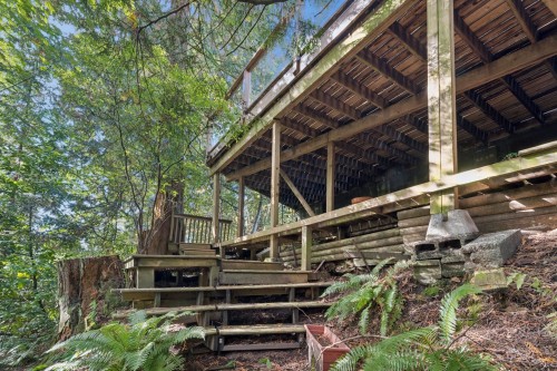 455 Macbeth Crescent, West Vancouver, BC 