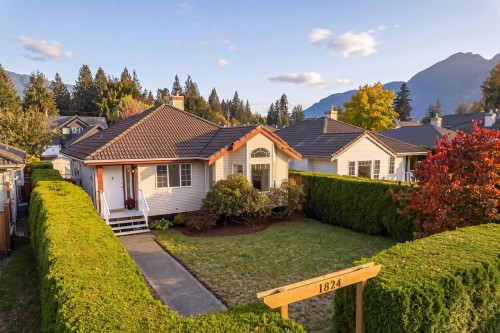1824 Willow Crescent  Squamish, BC V8B 0L9